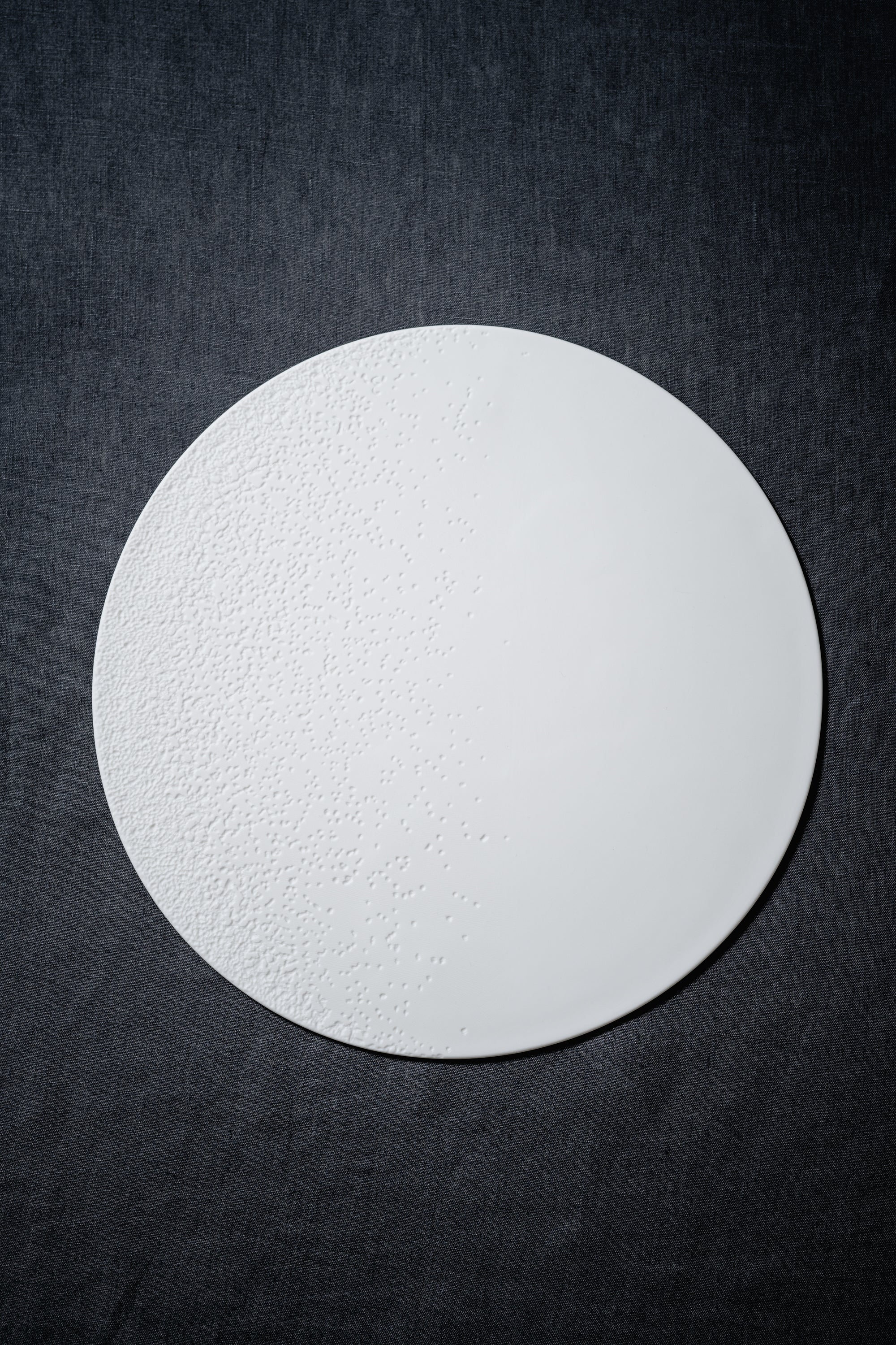 White Luna plate (30cm)